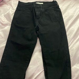Levi’s 710 Super Skinny Jeans (sz 27)